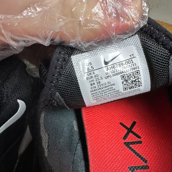 Nike Air Max 270 Women's Size 8.5 Black White Shoe Sneakers AH6789-001 - Picture 8 of 9